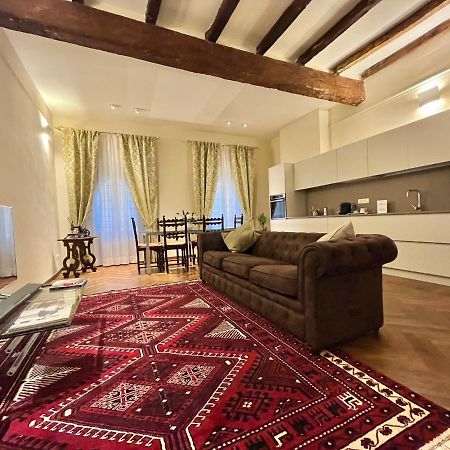 Lovely 2 Bedroom Apartment Nearby Piazza Maggiore Bologna Exteriör bild